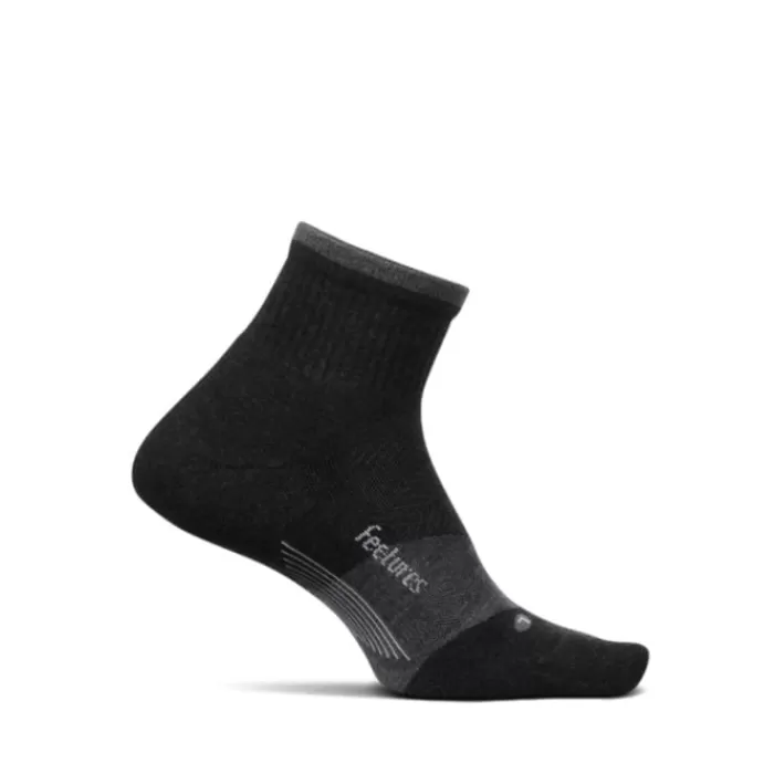 Feetures Trail Cushion Quarter Socks