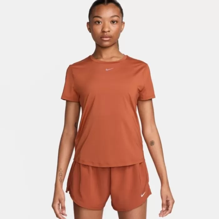 Nike Dri-FIT One Classic Short Sleeve Tee